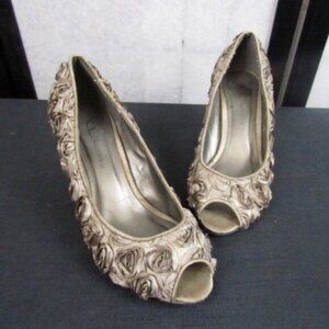 CL By Laundry Womens Rose Peep Toe Heels Satin Floral Textured 7.5